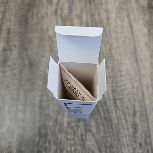 Luxe Color Changing Foundation - Picture 9 of 9